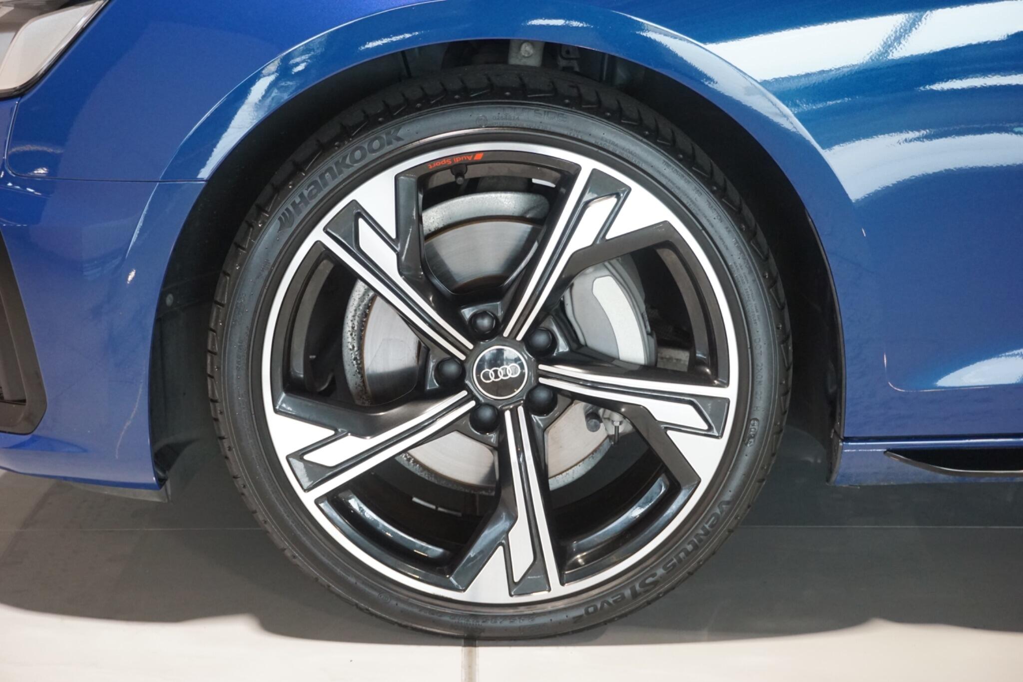 Audi A4 2.0 TDI 40 Black Edition Saloon 4dr Diesel S Tronic quattro Euro 6 (s/s) (204 ps)